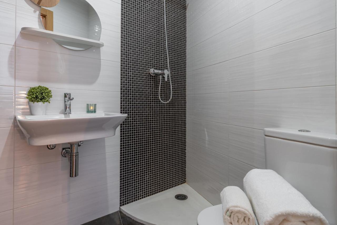 Tuguest Postigo II Catedral Apartment - Free Parking Granada Kültér fotó